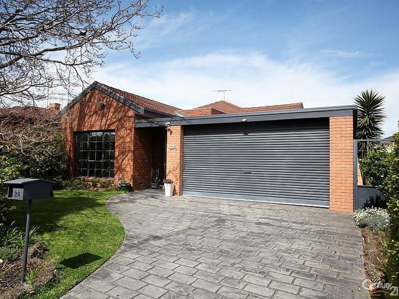 24 Alfada Street, Caulfield South VIC 3162