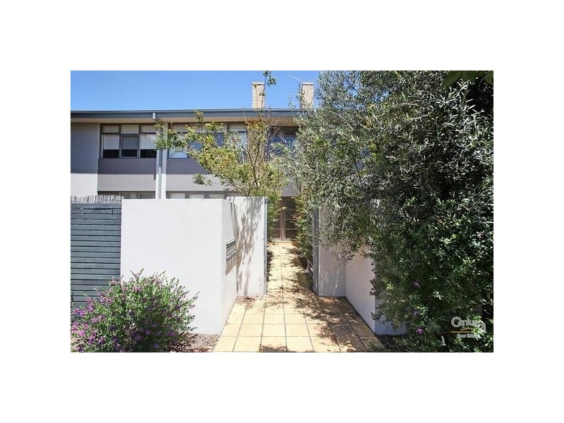 8/2-4 McArthur Street, Bentleigh VIC 3204