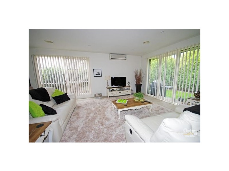 2/12 Browns Road, Bentleigh East VIC 3165