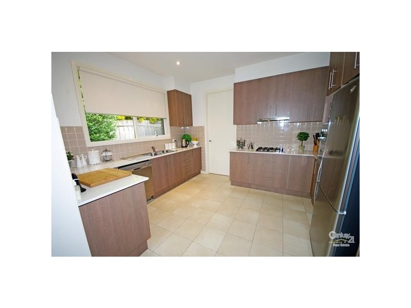 2/12 Browns Road, Bentleigh East VIC 3165