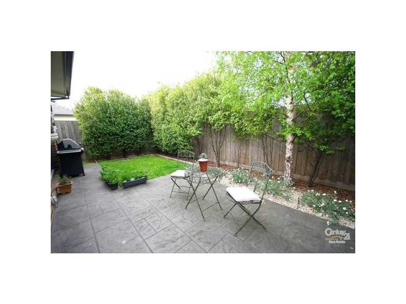 2/12 Browns Road, Bentleigh East VIC 3165