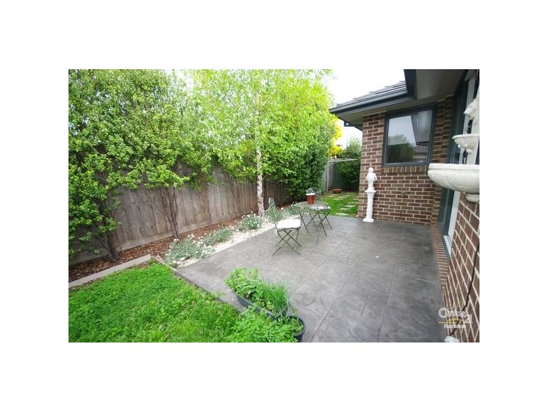 2/12 Browns Road, Bentleigh East VIC 3165