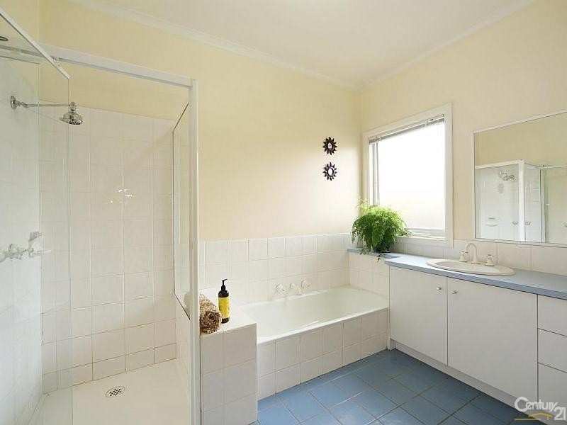 4 Celia Street, Bentleigh East VIC 3165