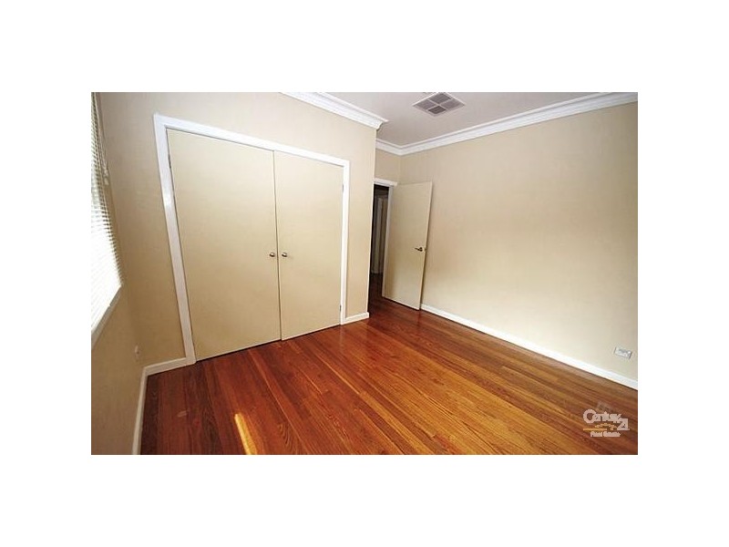2/77 Lillimur Road, Ormond VIC 3204