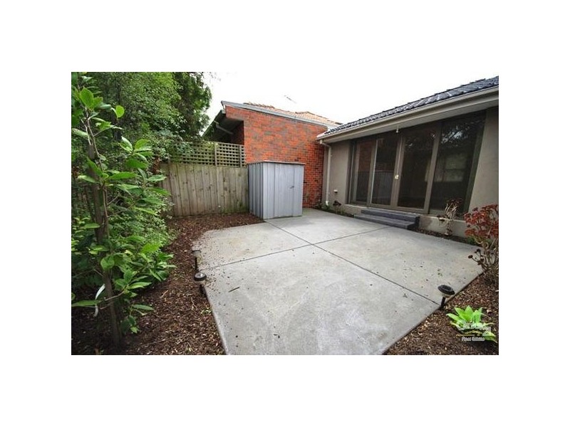 2/77 Lillimur Road, Ormond VIC 3204