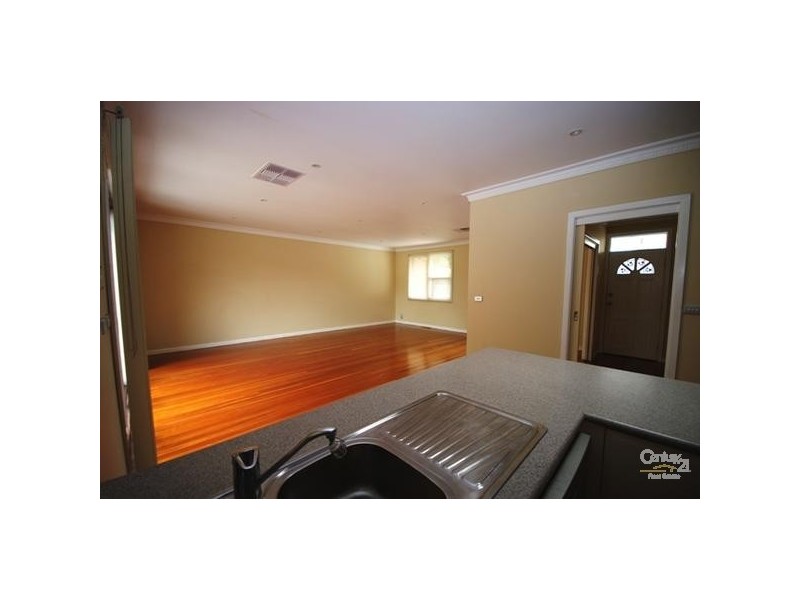 2/77 Lillimur Road, Ormond VIC 3204