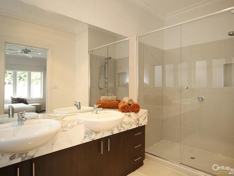 13 Atkinson Street, Bentleigh VIC 3204