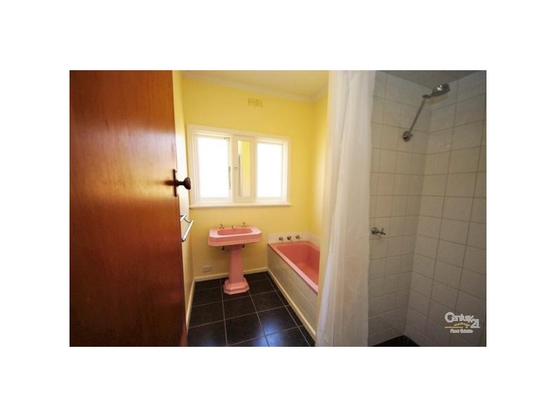 8 Dover Street, Bentleigh East VIC 3165