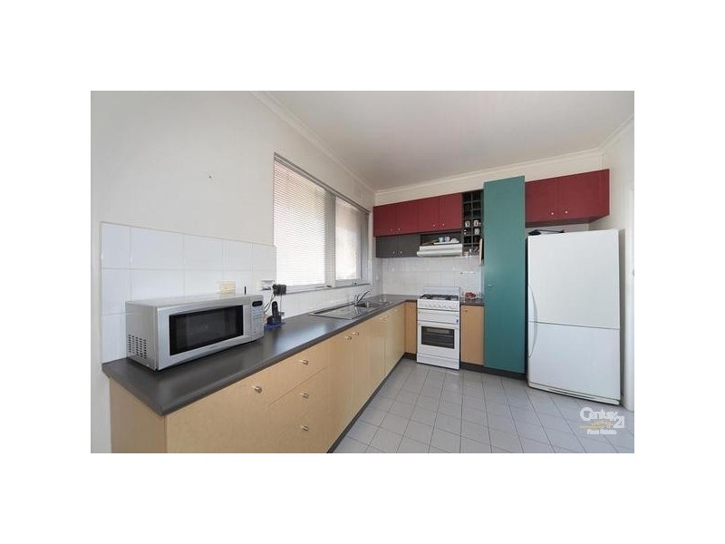 8-2/4 McArthur Street, Bentleigh VIC 3204