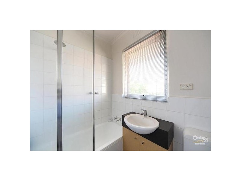 8-2/4 McArthur Street, Bentleigh VIC 3204