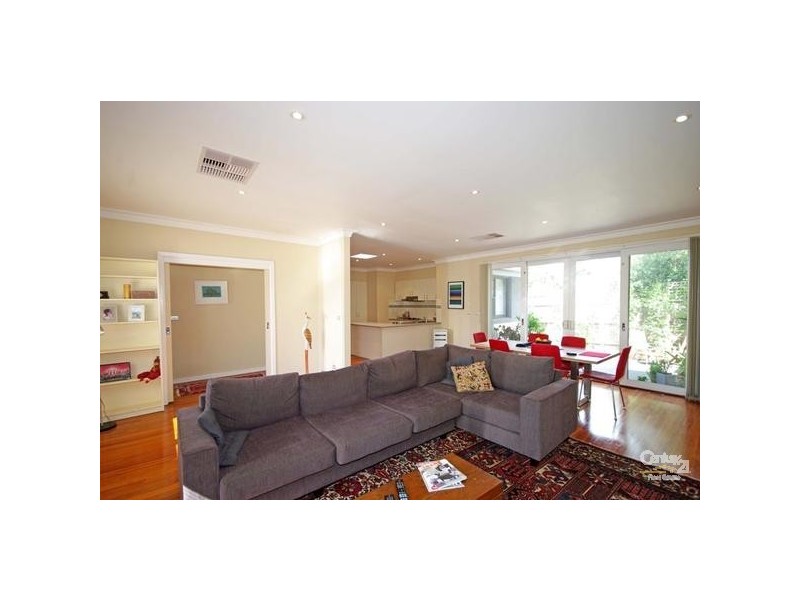 2/77 Lillimur Road, Ormond VIC 3204