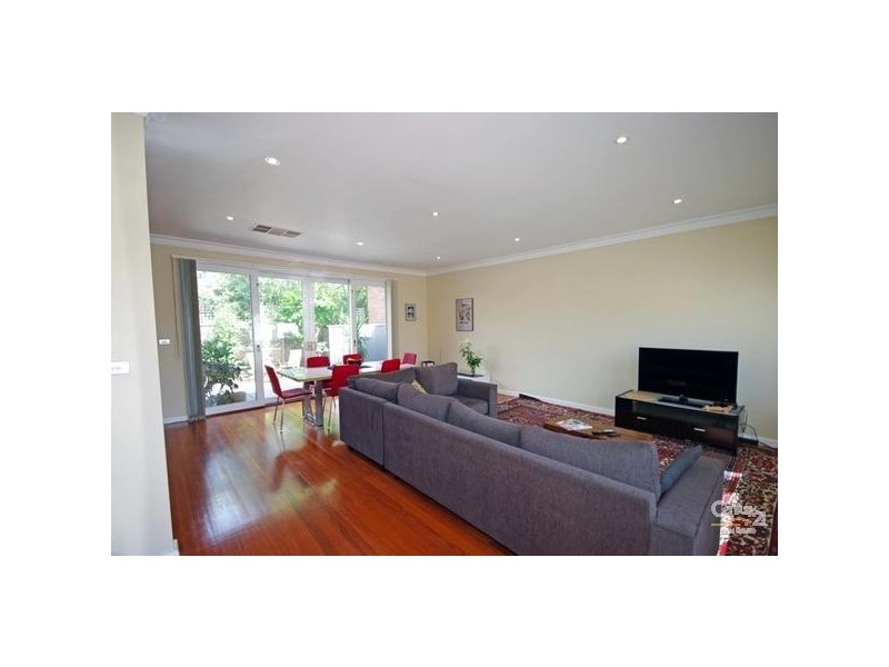 2/77 Lillimur Road, Ormond VIC 3204