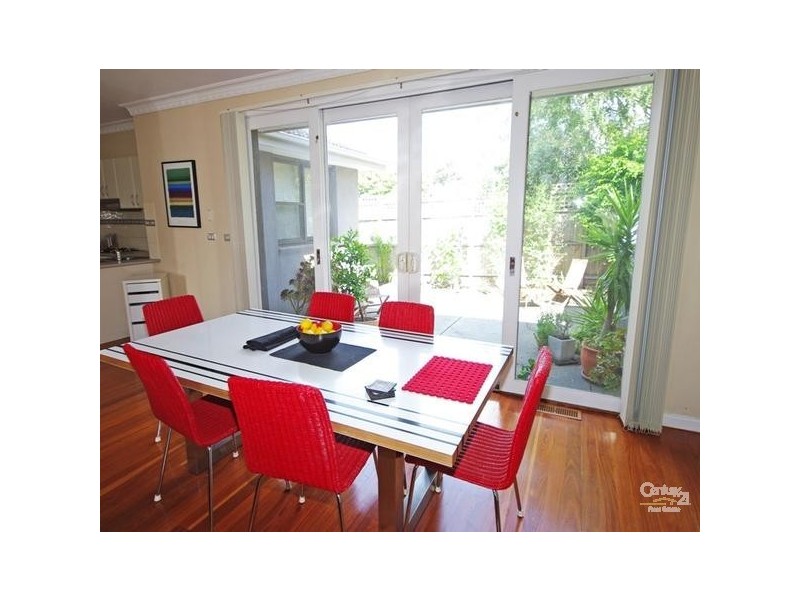 2/77 Lillimur Road, Ormond VIC 3204