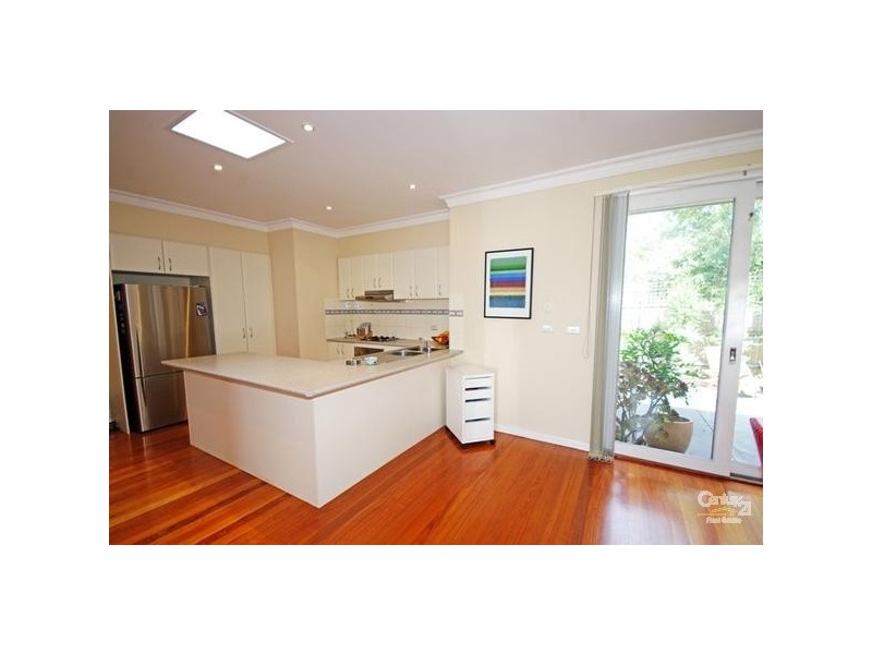 2/77 Lillimur Road, Ormond VIC 3204