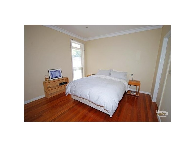 2/77 Lillimur Road, Ormond VIC 3204