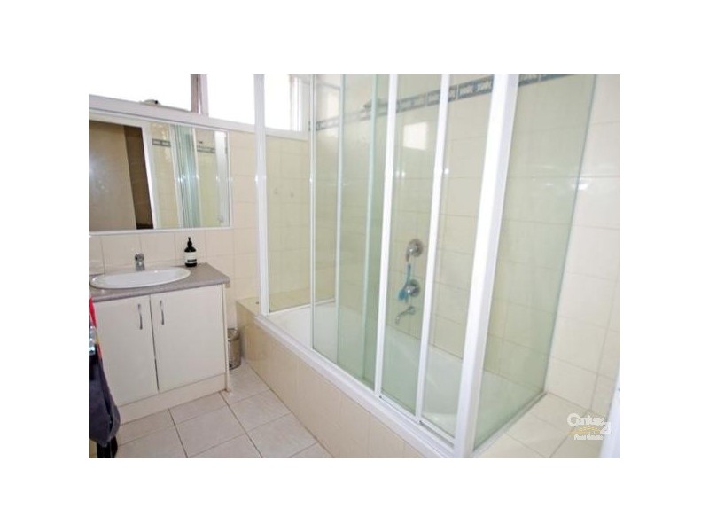 2/77 Lillimur Road, Ormond VIC 3204