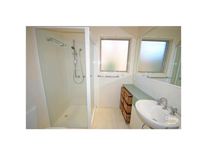 2/8 Nicholls Road, Ormond VIC 3204