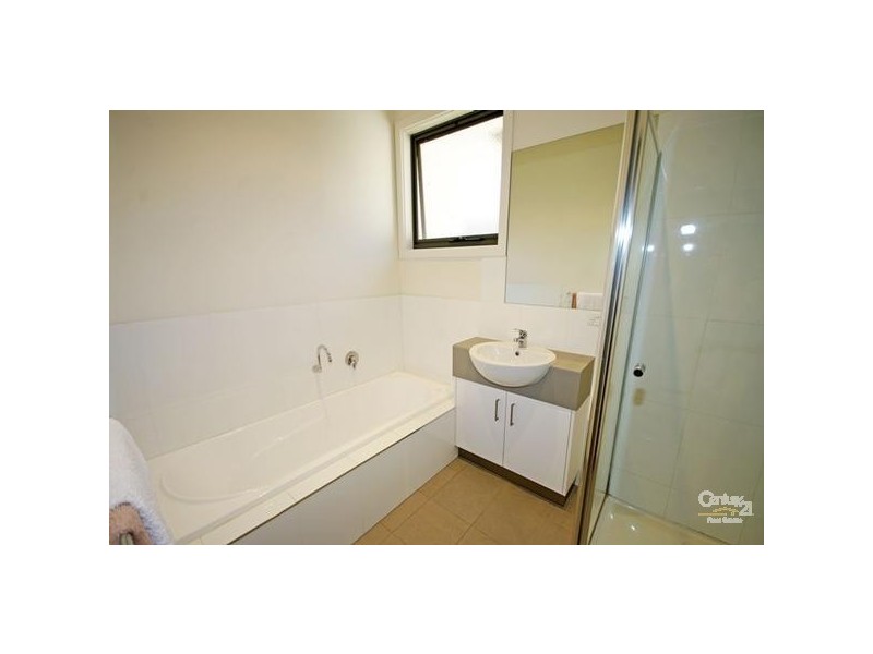 1/63 Victor Road, Bentleigh East VIC 3165