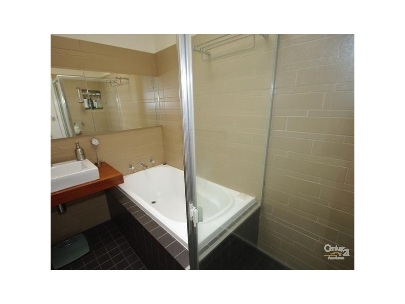 3/39 Coorigil Road, Carnegie VIC 3163