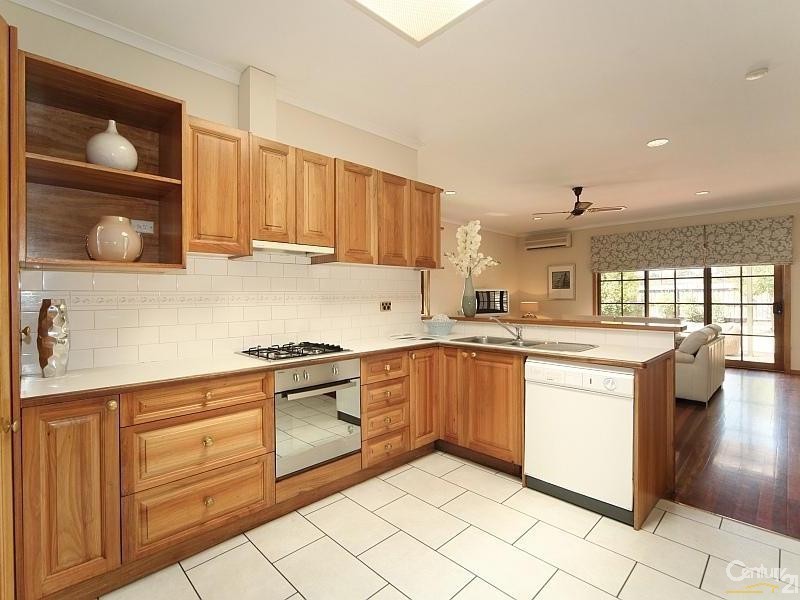 60 Hall Street, Mckinnon VIC 3204
