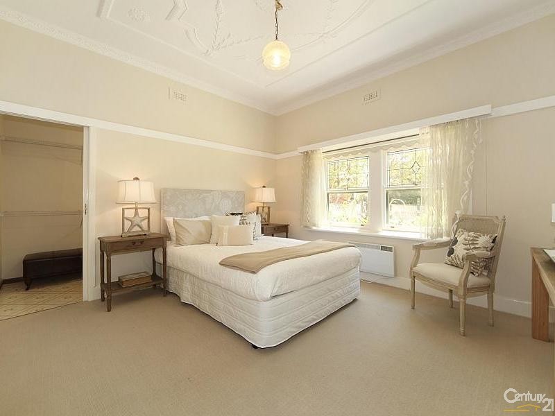60 Hall Street, Mckinnon VIC 3204