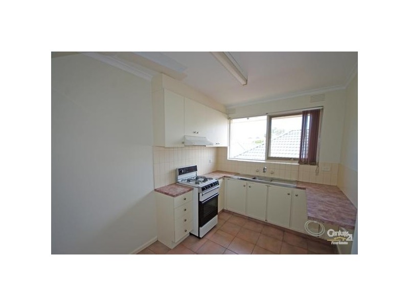 8/27 Lillimur Road, Ormond VIC 3204