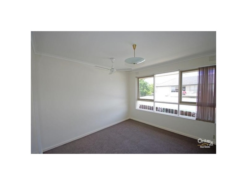 8/27 Lillimur Road, Ormond VIC 3204
