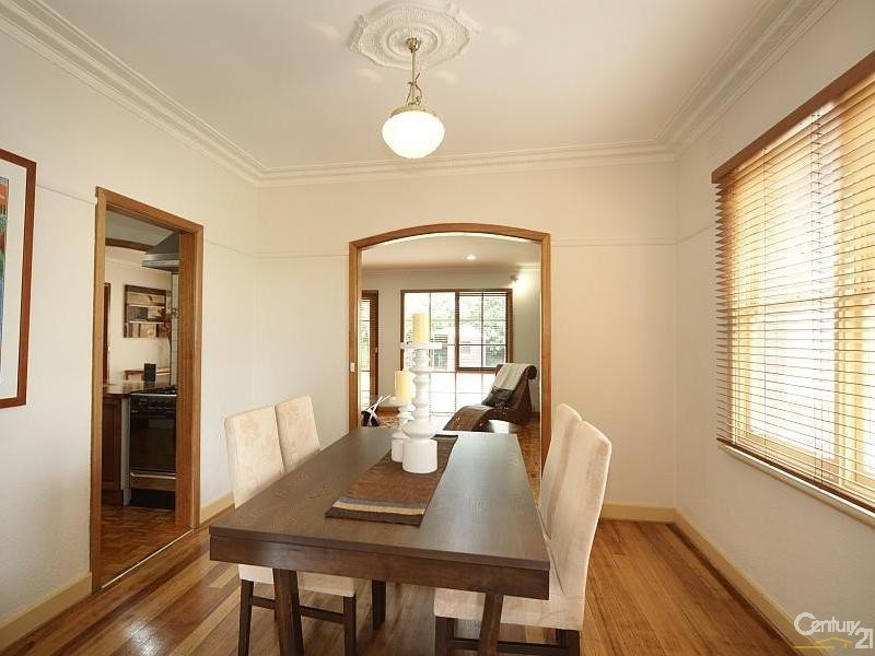 216 Tucker Road, Mckinnon VIC 3204