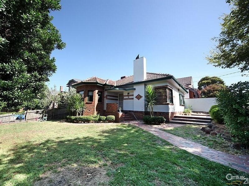 17 McKinnon Road, Mckinnon VIC 3204