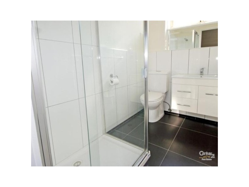 2/9 Waratah Avenue, Glen Huntly VIC 3163