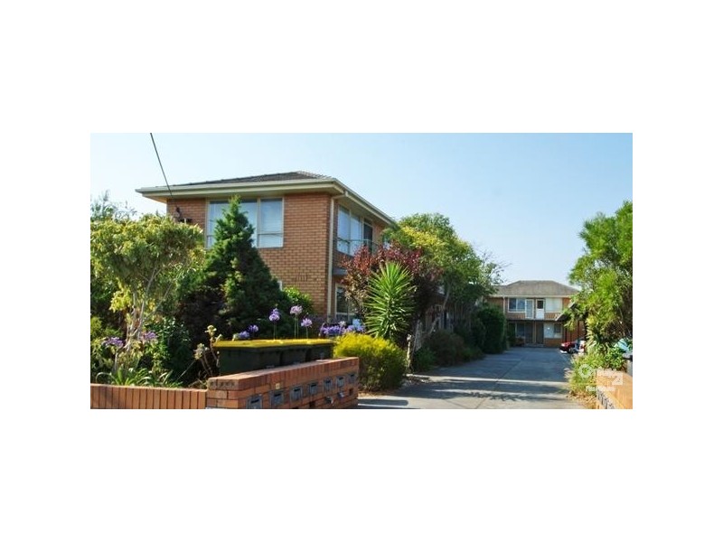 2/9 Waratah Avenue, Glen Huntly VIC 3163