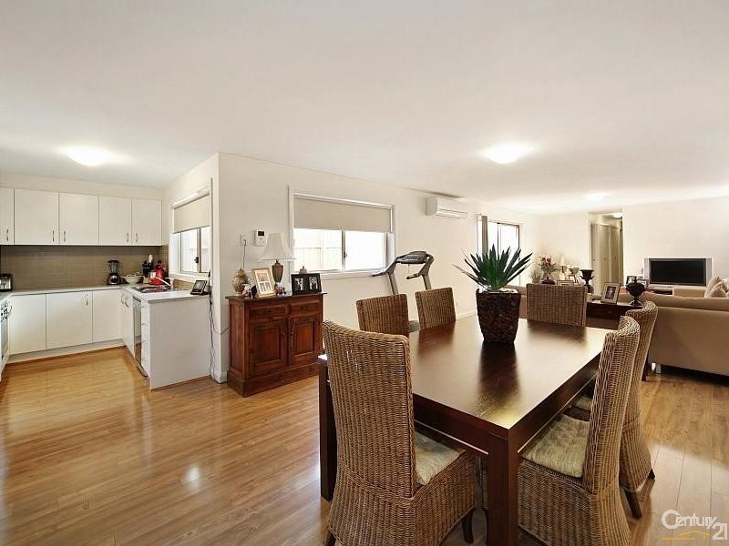 2/18 Bleazby Street, Bentleigh VIC 3204