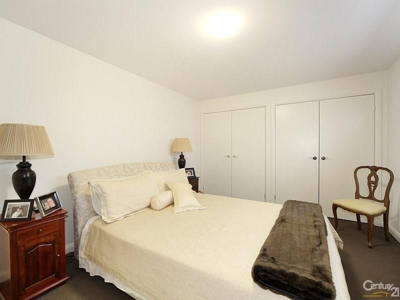 2/18 Bleazby Street, Bentleigh VIC 3204