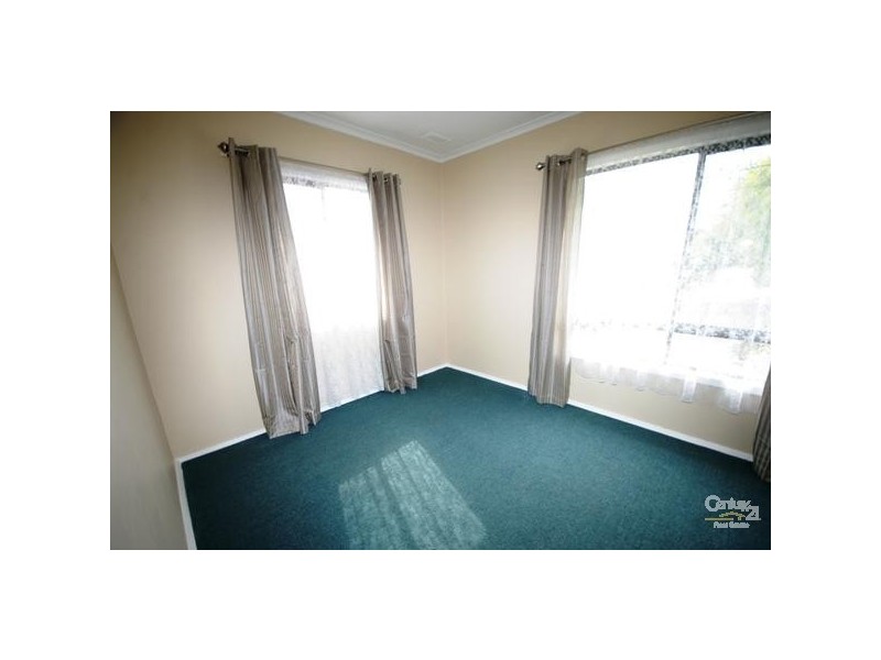 19 Jindabyne Avenue, Chadstone VIC 3148