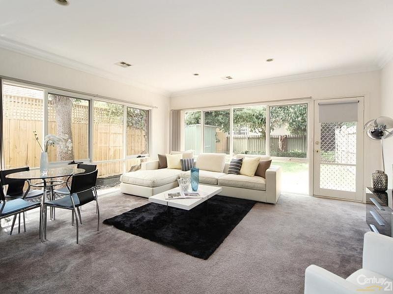 2/34 Hall Street, Mckinnon VIC 3204