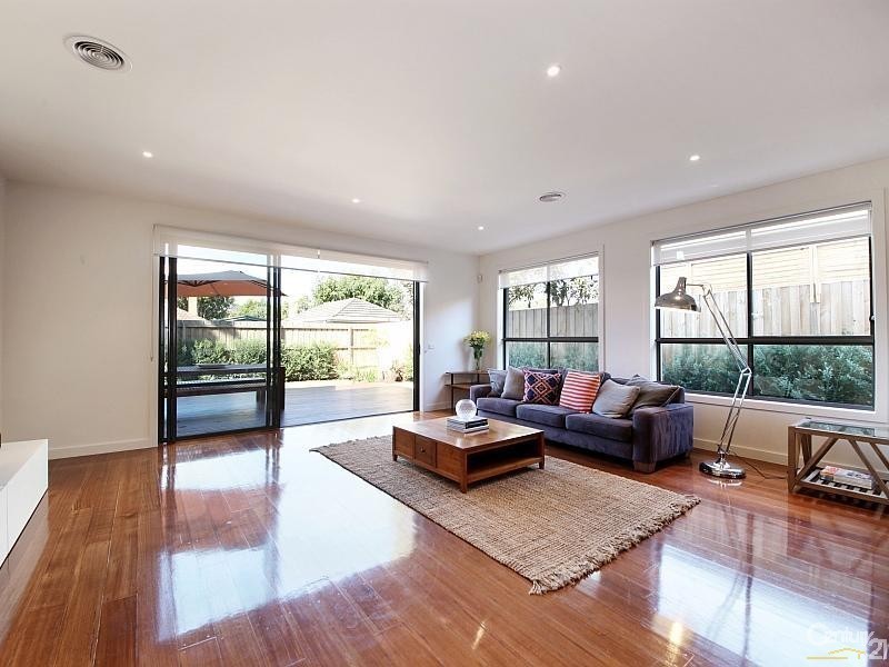 4 Lyons Street, Bentleigh East VIC 3165