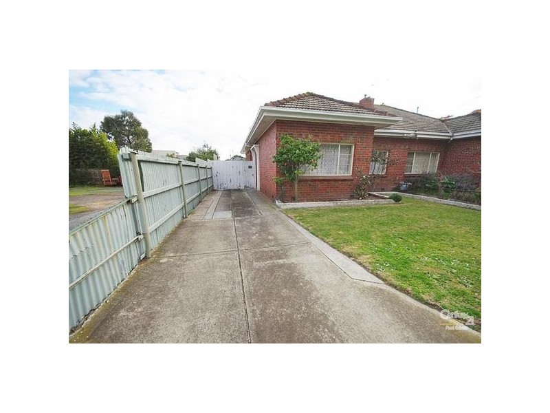1 Glen Orme Avenue, Mckinnon VIC 3204