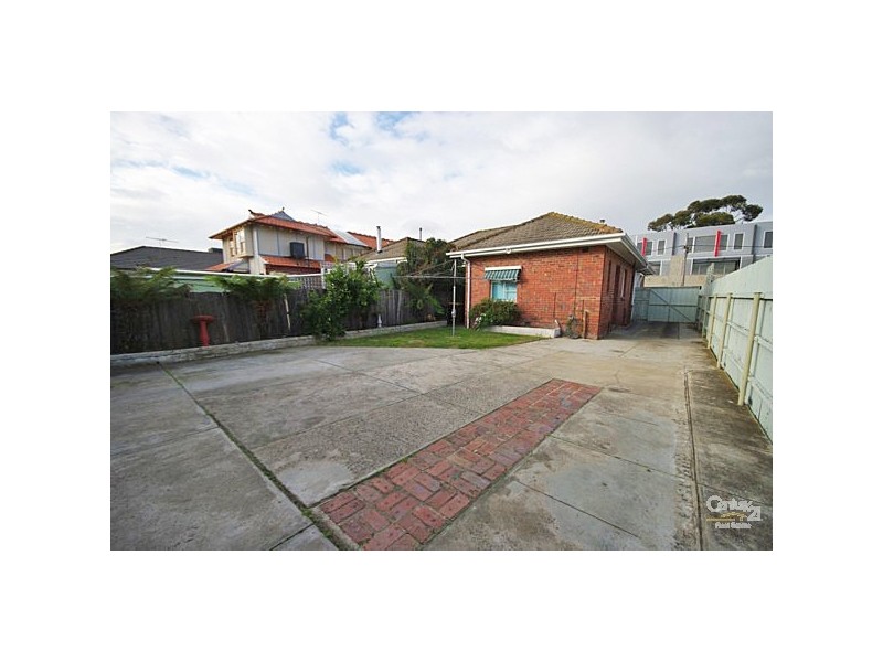 1 Glen Orme Avenue, Mckinnon VIC 3204