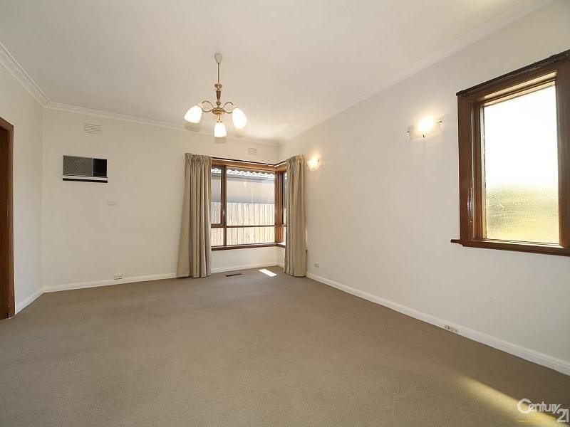 12 Huntley Road, Bentleigh VIC 3204