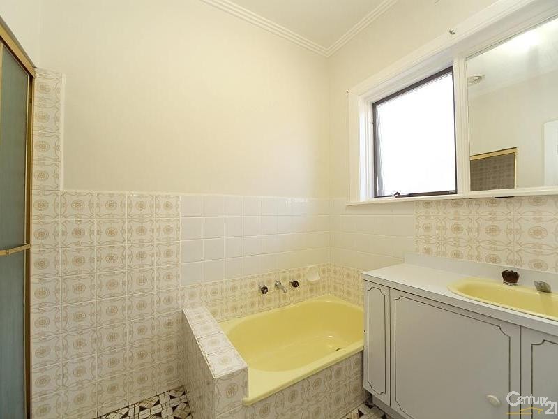 12 Huntley Road, Bentleigh VIC 3204