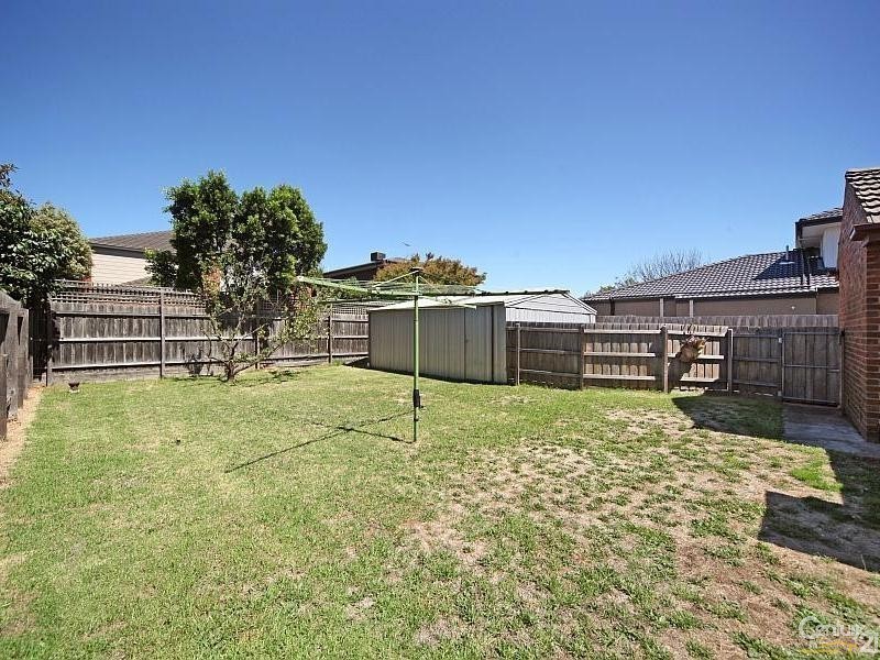 12 Huntley Road, Bentleigh VIC 3204