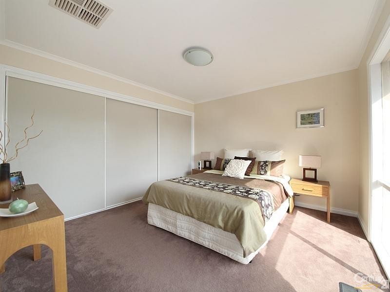 2/3 Deborah Avenue, Bentleigh East VIC 3165