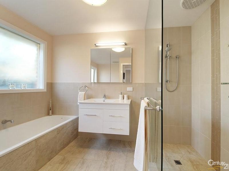 2/3 Deborah Avenue, Bentleigh East VIC 3165