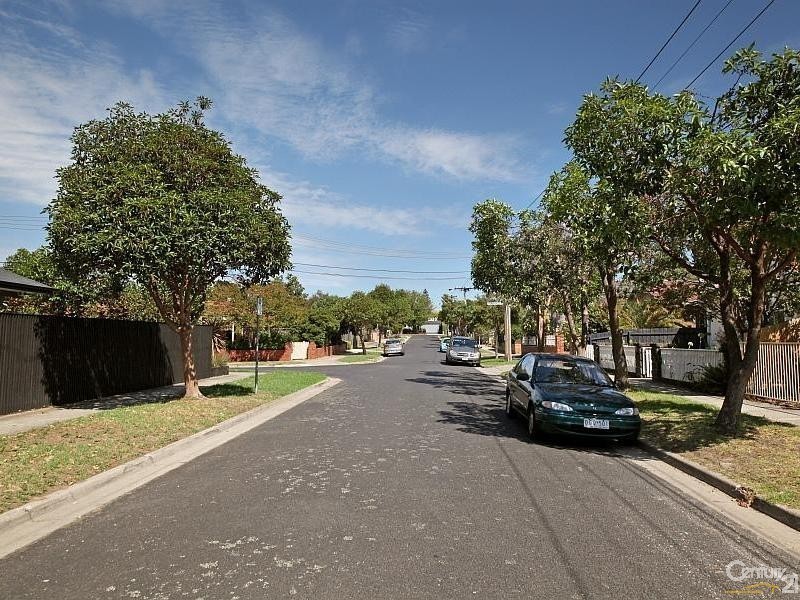 6 Poole Avenue, Hampton VIC 3188