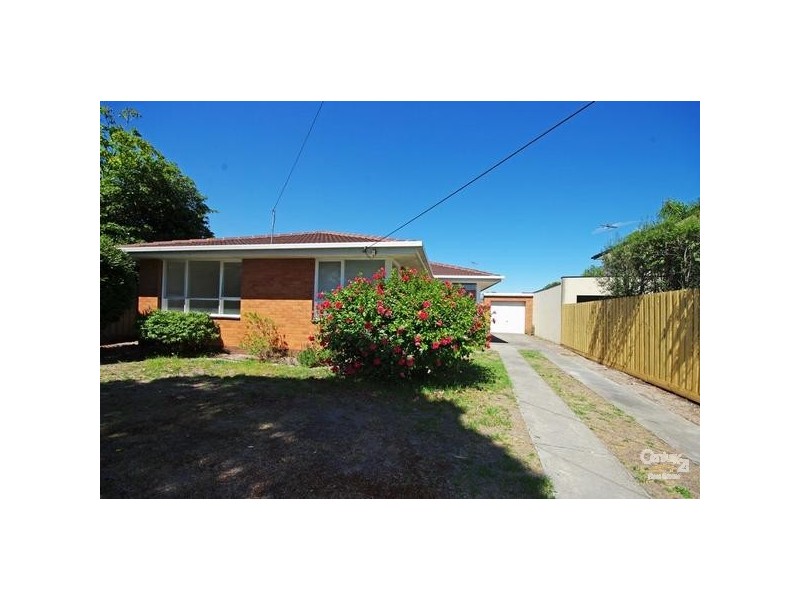 26 Pasadena Crescent, Bentleigh East VIC 3165