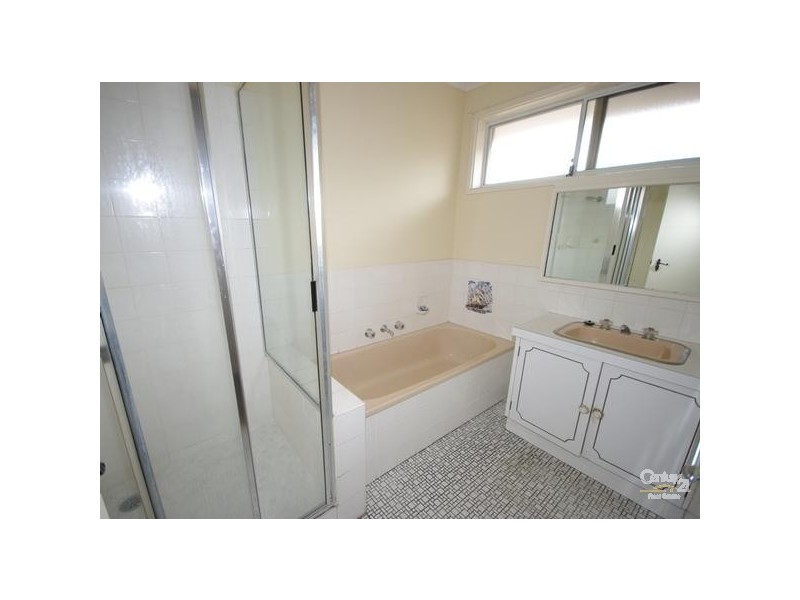 1/2 Rowland Street, Bentleigh East VIC 3165