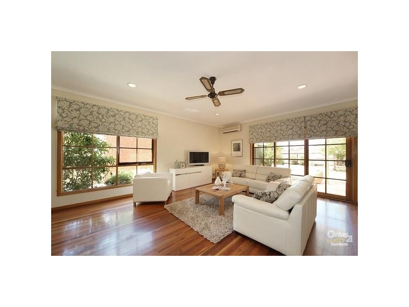 60 Hall Street, Mckinnon VIC 3204