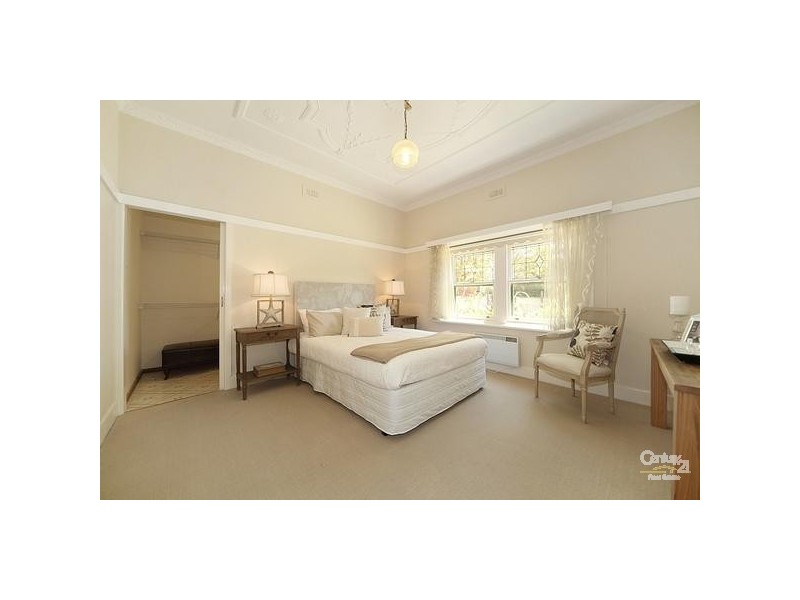 60 Hall Street, Mckinnon VIC 3204