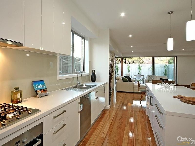 8B Roselyn Crescent, Bentleigh East VIC 3165