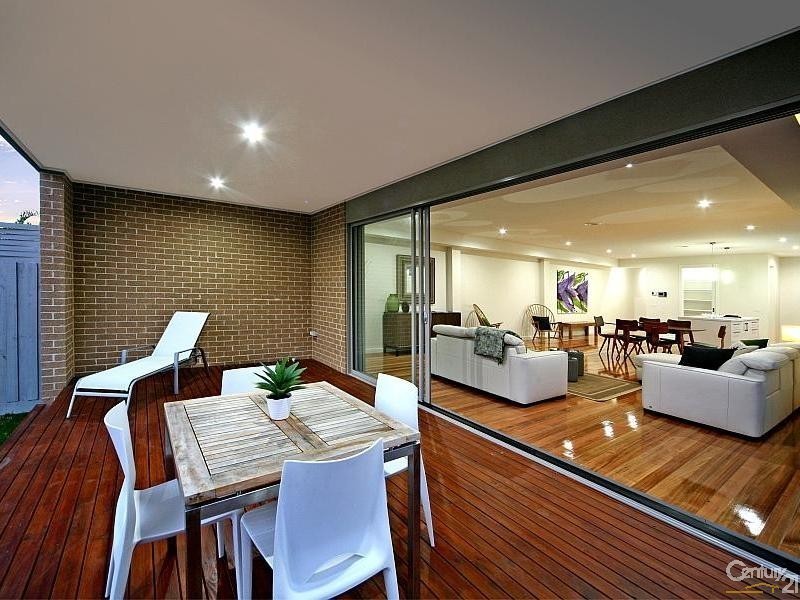 8B Roselyn Crescent, Bentleigh East VIC 3165